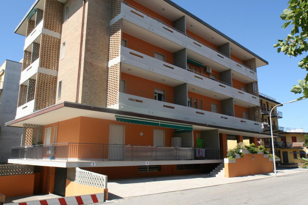 Residence Houston Lido di Jesolo Luaran gambar